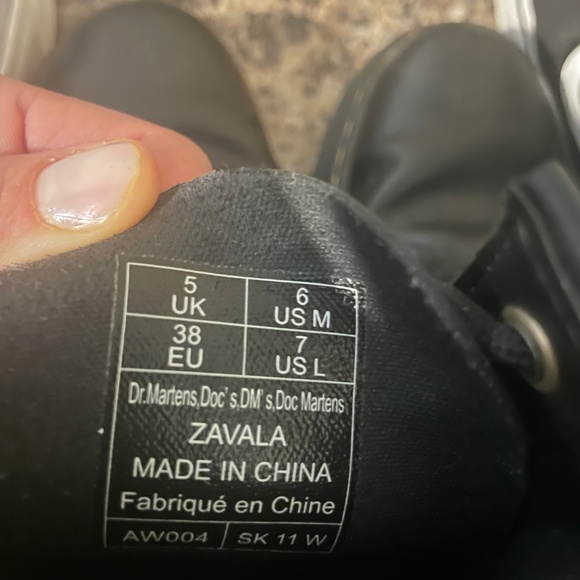 Doc Marten 1460 smooth lace up boots - Picture 4 of 4